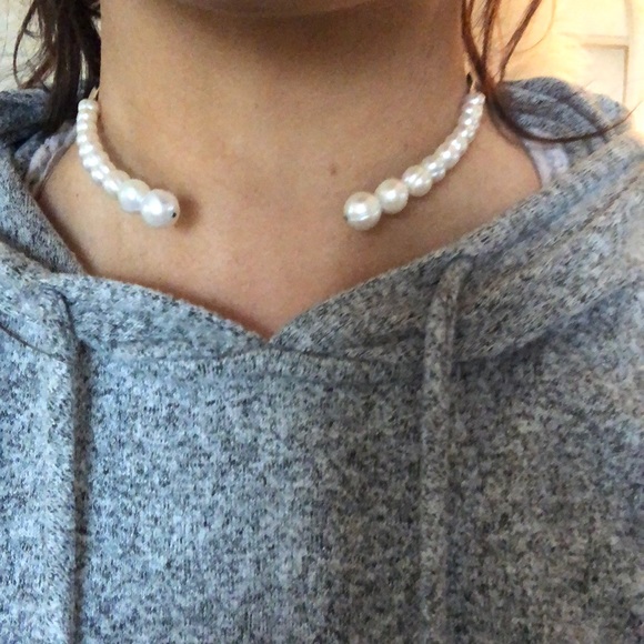 Faux pearl cuff necklace - Picture 2 of 2